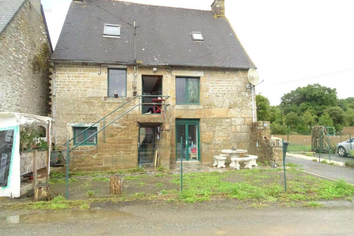 Maison à SAINT-MARC-LE-BLANC