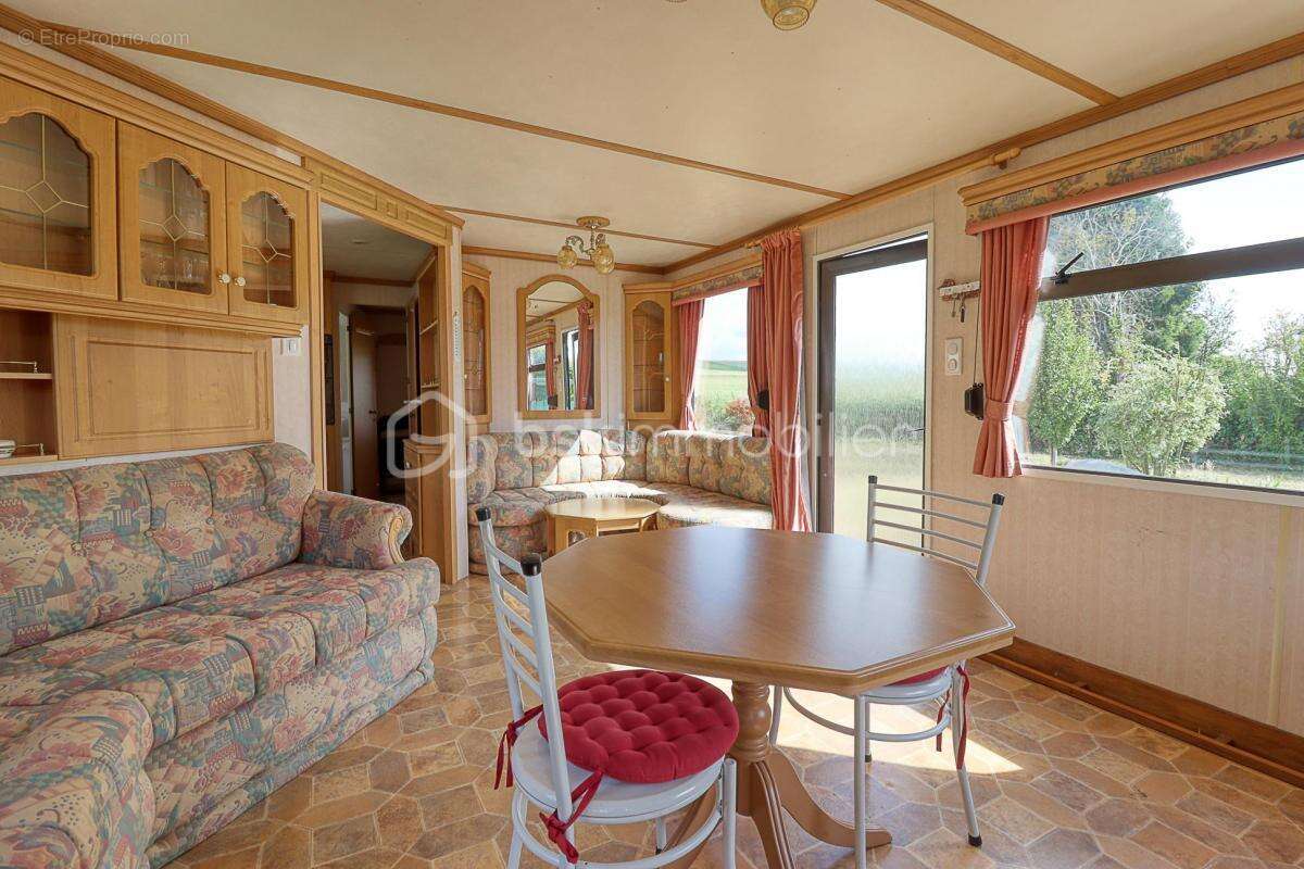 Terrain à MILLY-SUR-THERAIN