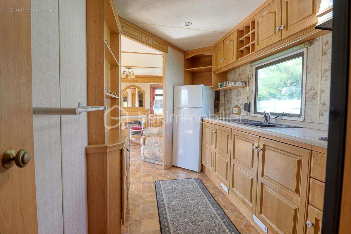 Terrain à MILLY-SUR-THERAIN