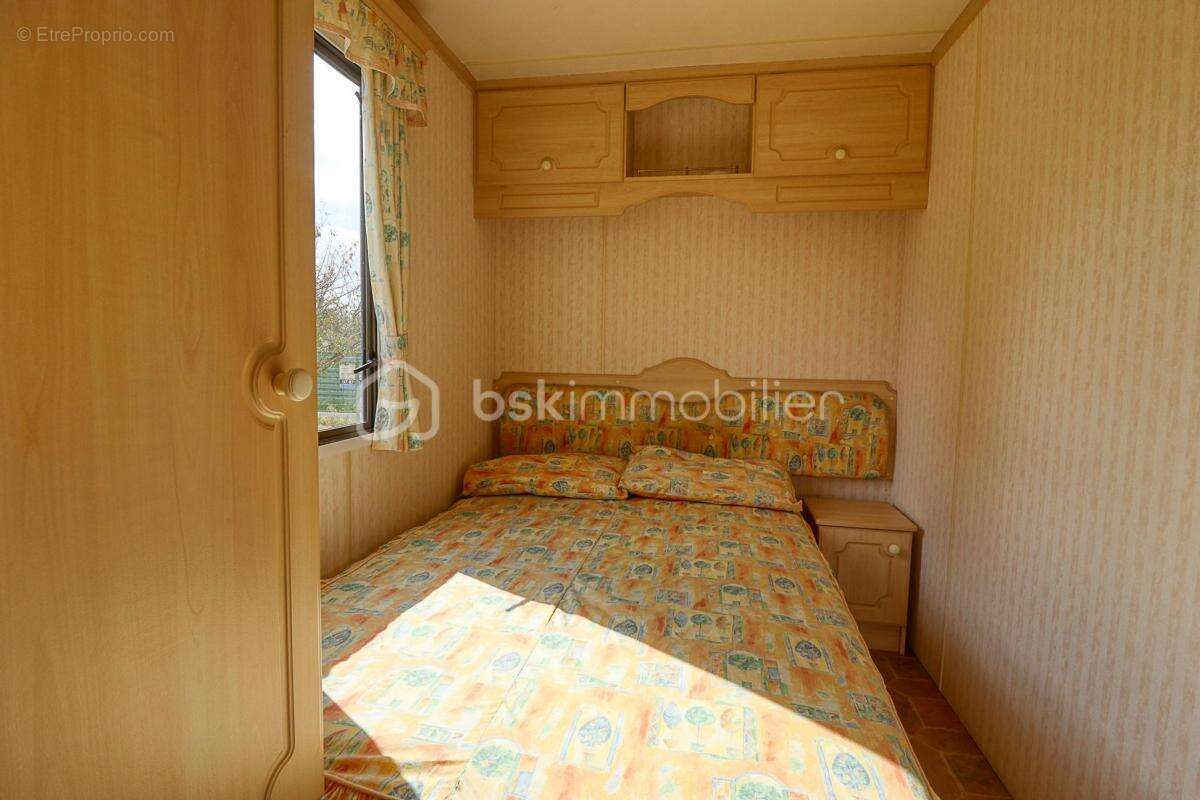 Terrain à MILLY-SUR-THERAIN