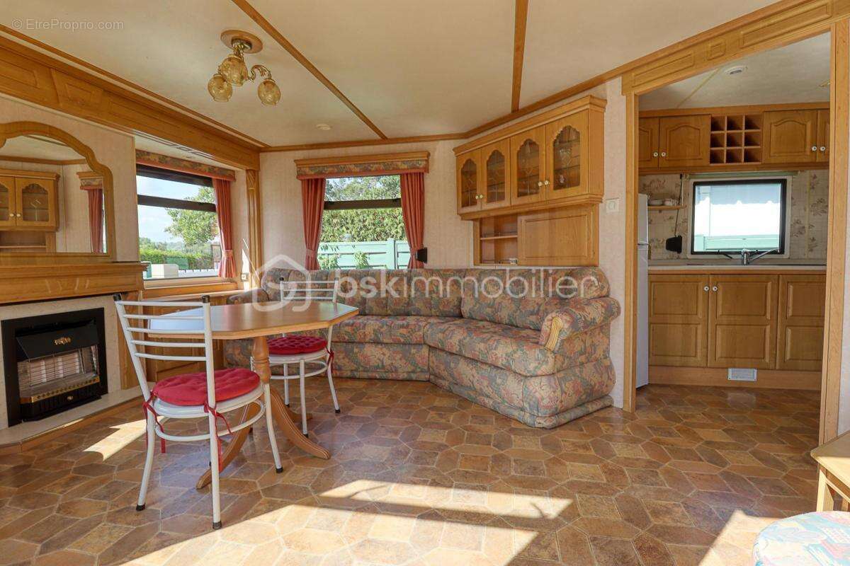 Terrain à MILLY-SUR-THERAIN