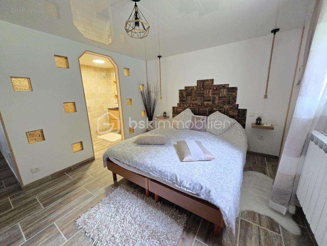 Maison à MONTIGNY-AUX-AMOGNES