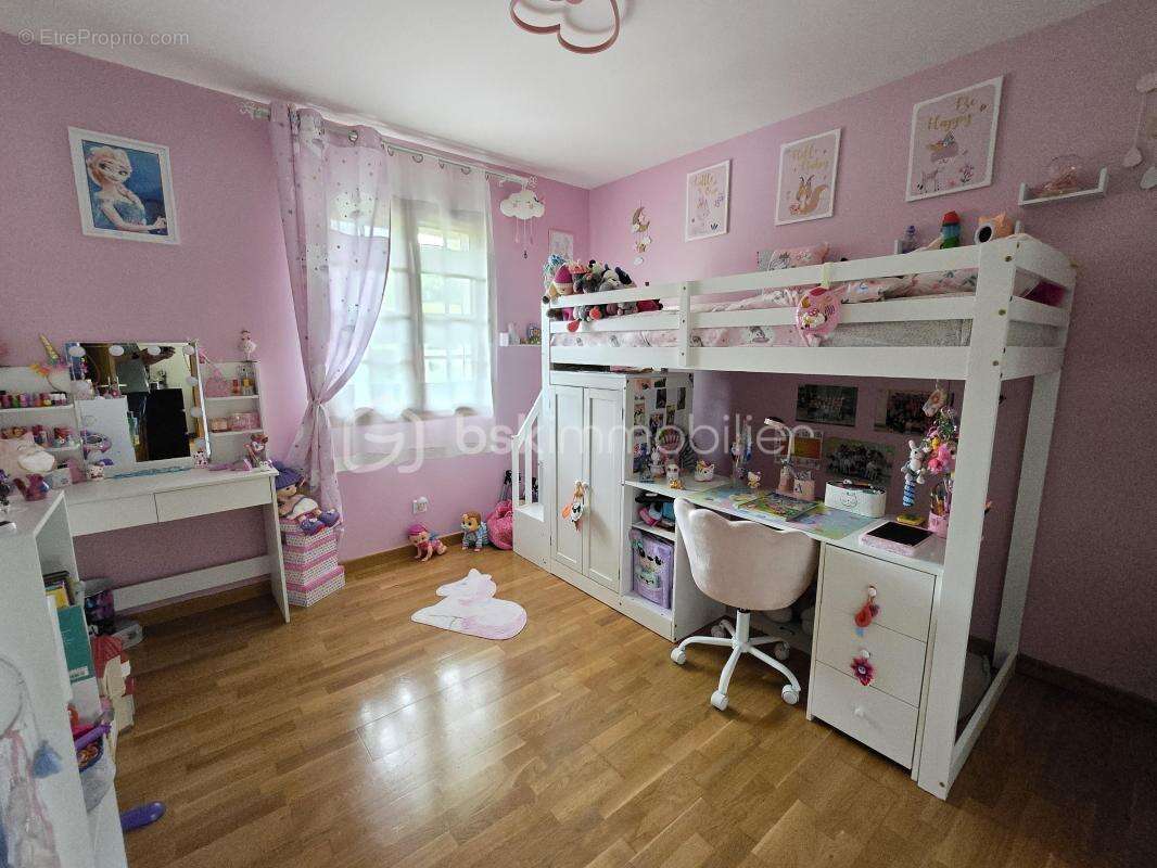 Maison à MONTIGNY-AUX-AMOGNES