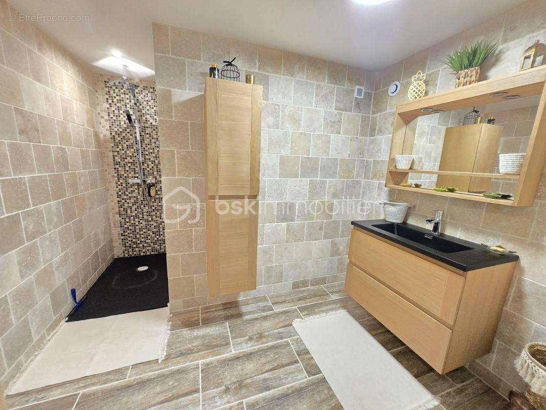 Maison à MONTIGNY-AUX-AMOGNES