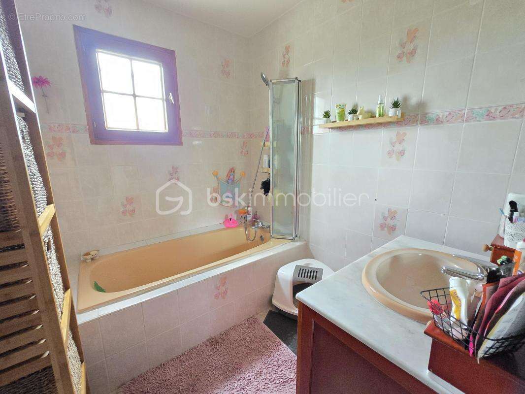 Maison à MONTIGNY-AUX-AMOGNES