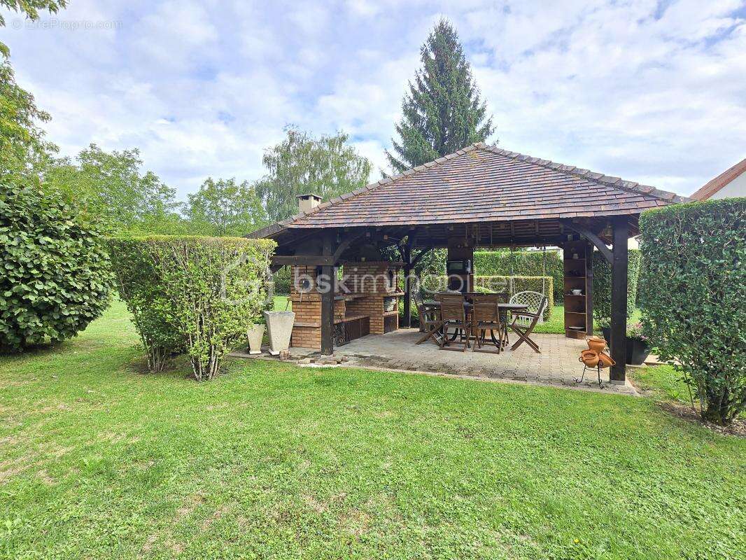 Maison à MONTIGNY-AUX-AMOGNES