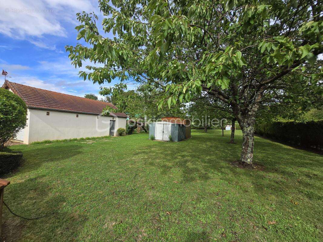 Maison à MONTIGNY-AUX-AMOGNES