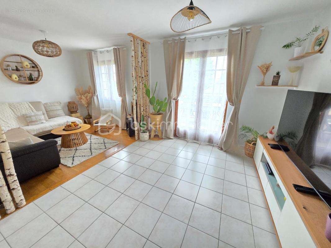 Maison à MONTIGNY-AUX-AMOGNES