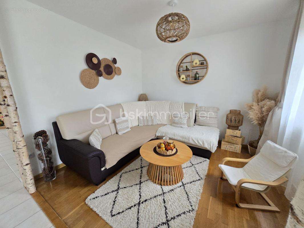 Maison à MONTIGNY-AUX-AMOGNES