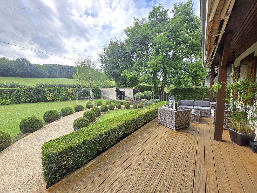 Maison à MONTIGNY-AUX-AMOGNES