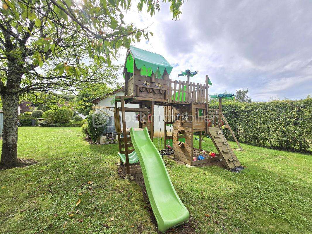 Maison à MONTIGNY-AUX-AMOGNES