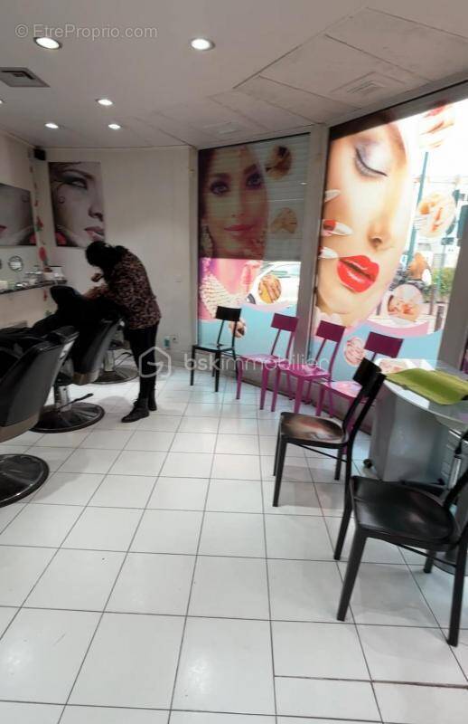 Commerce à GENNEVILLIERS