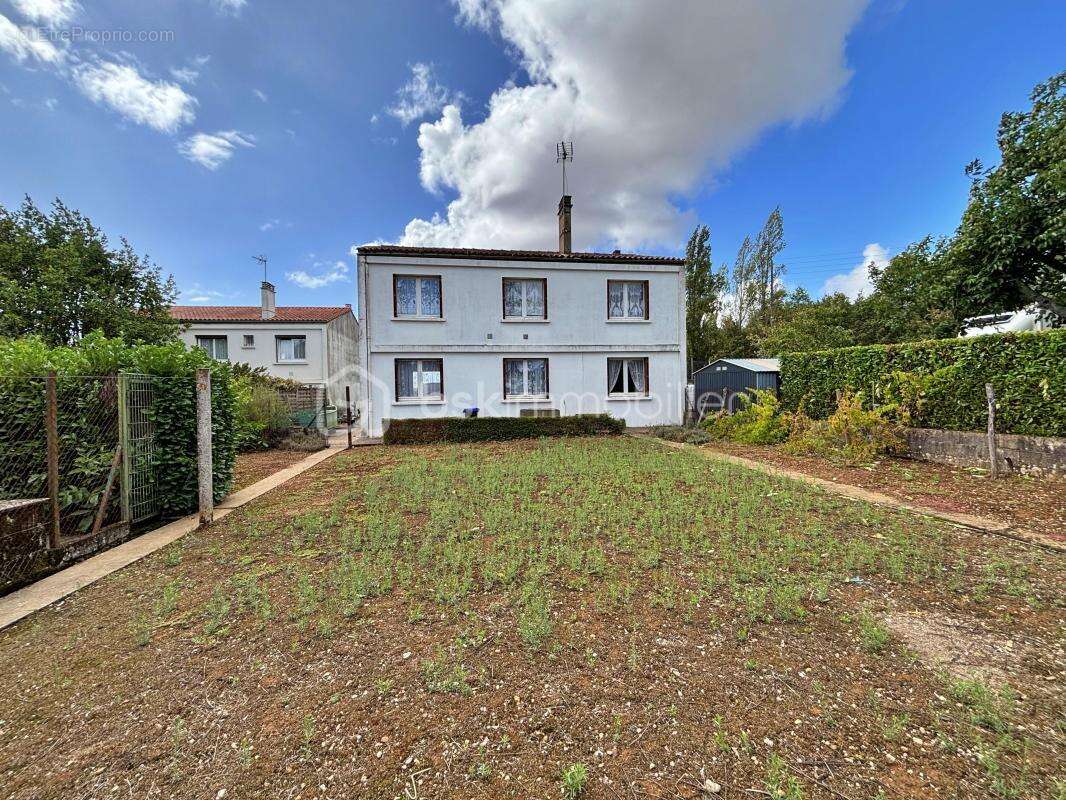 Maison à FONTENAY-LE-COMTE