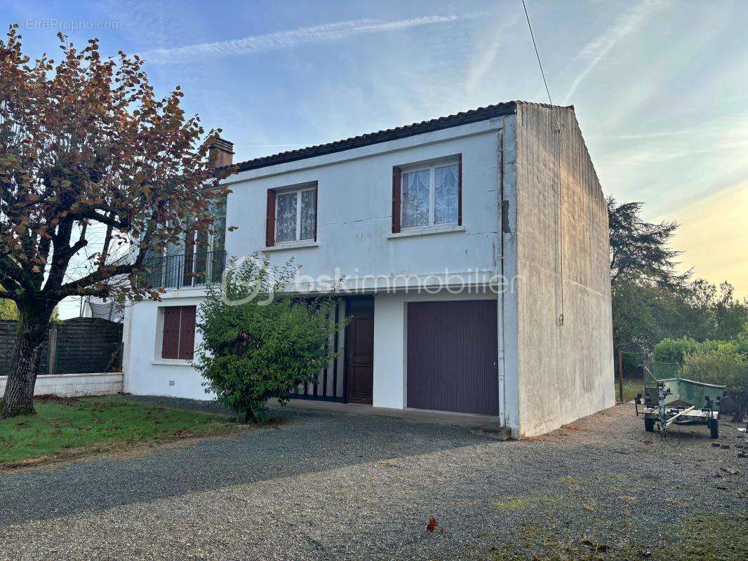 Maison à FONTENAY-LE-COMTE