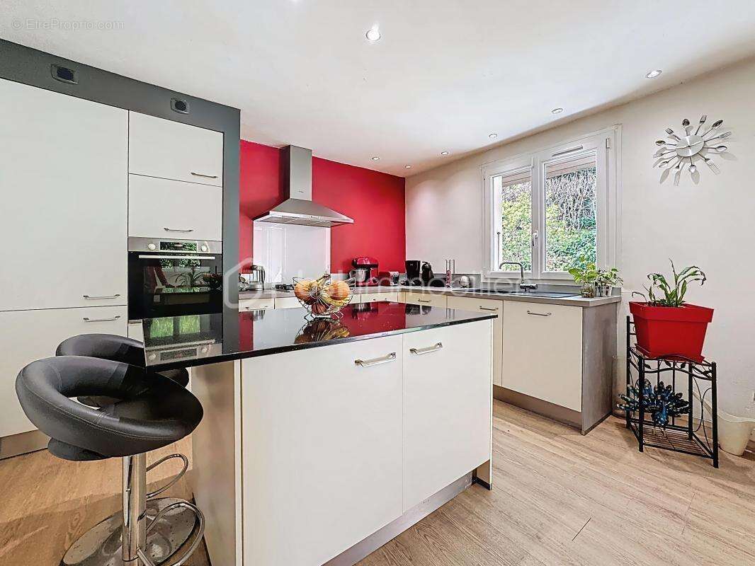 Maison à SAINT-MARTIN-D&#039;URIAGE