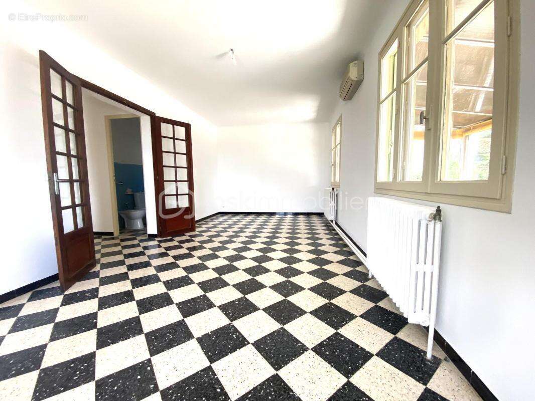 Maison à SAINT-GILLES