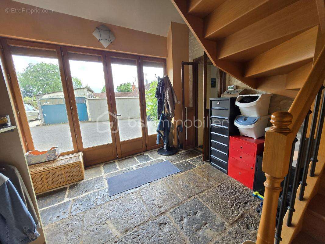 Maison à COULANGES-LES-NEVERS