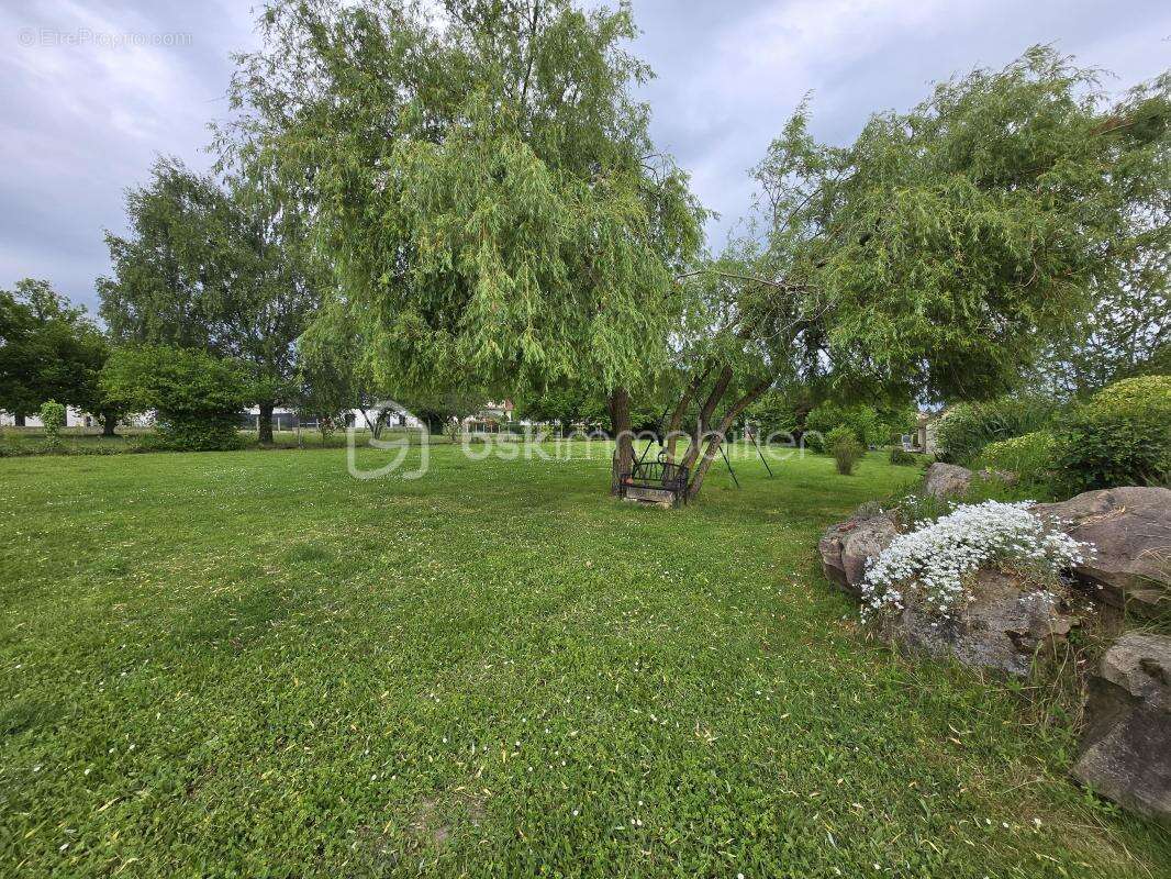 Maison à COULANGES-LES-NEVERS