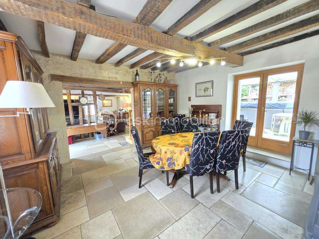 Maison à COULANGES-LES-NEVERS