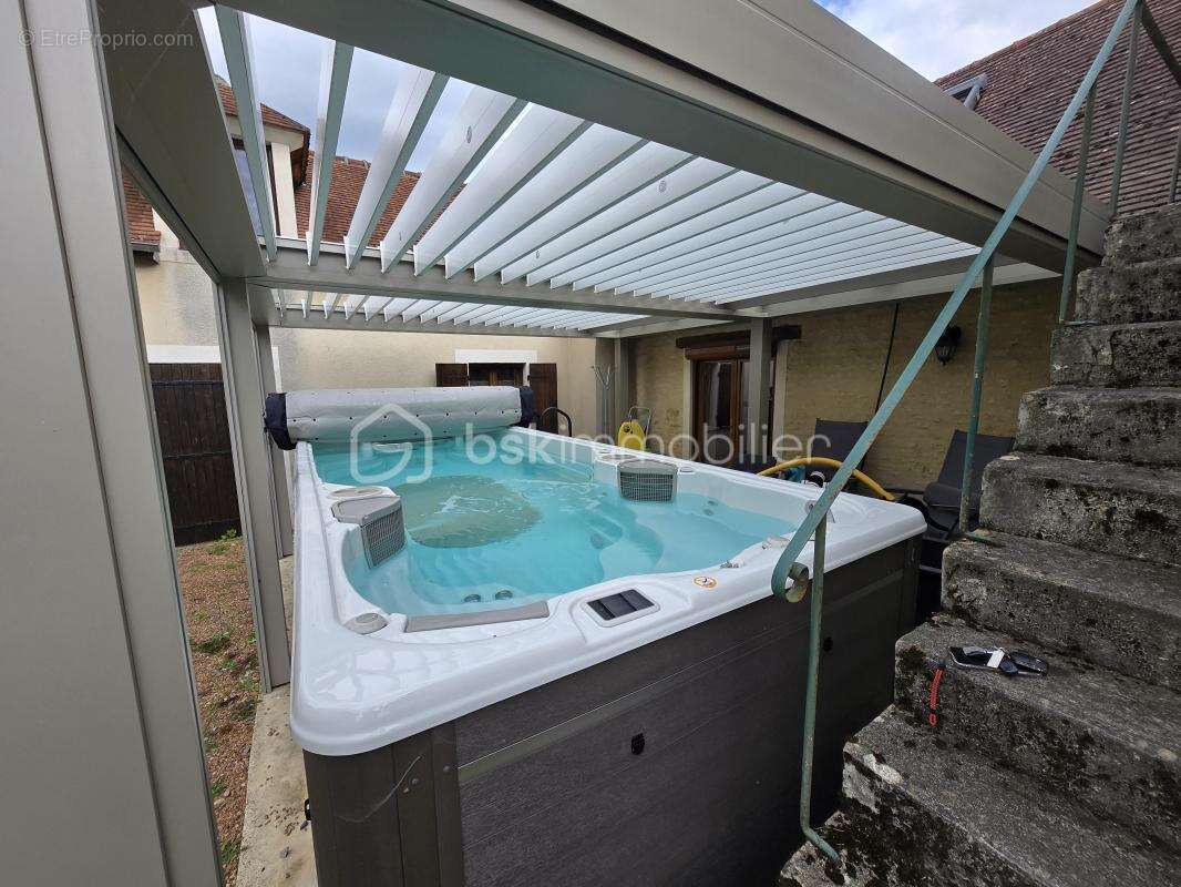 Maison à COULANGES-LES-NEVERS