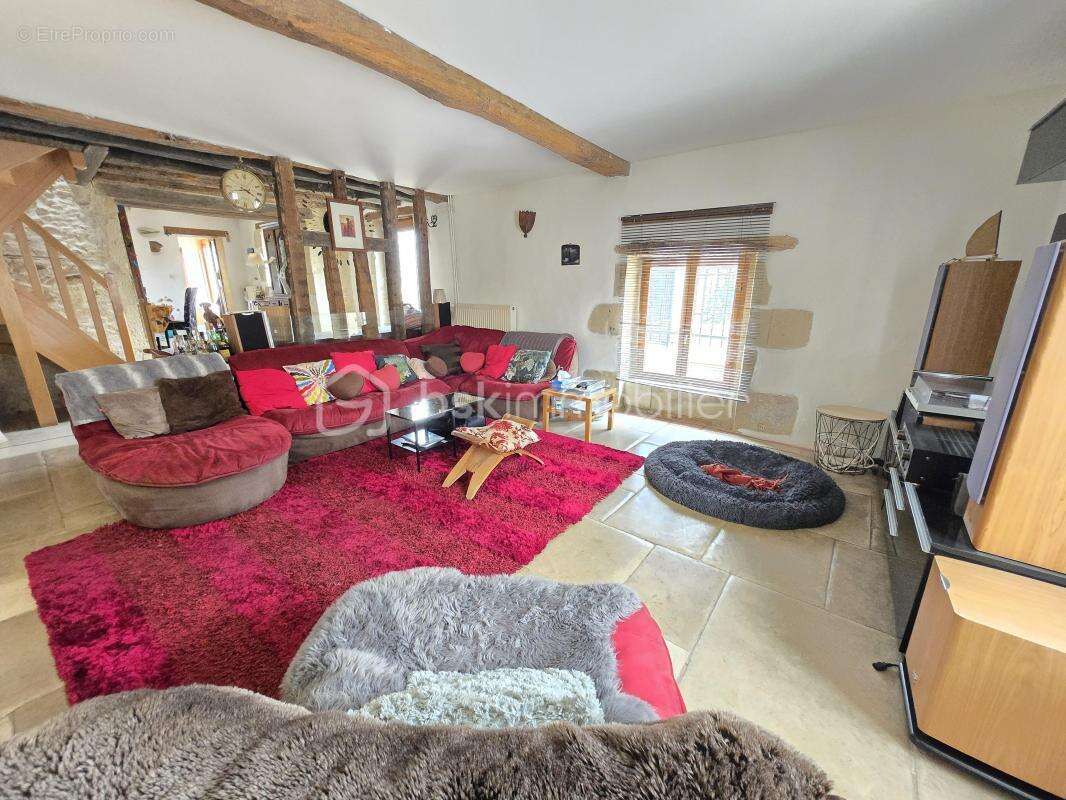 Maison à COULANGES-LES-NEVERS