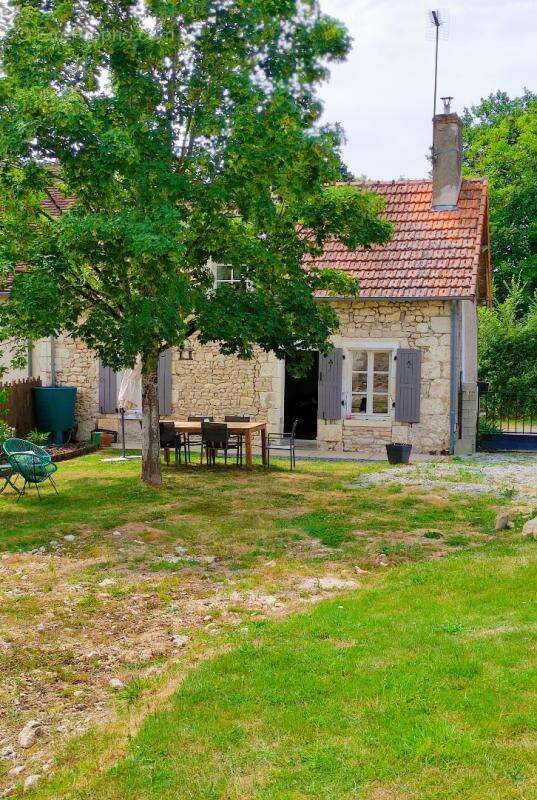 Maison à TOURNON-SAINT-PIERRE