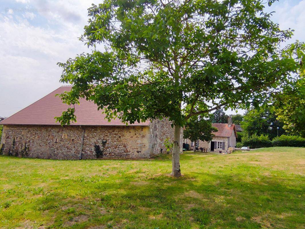 Maison à TOURNON-SAINT-PIERRE