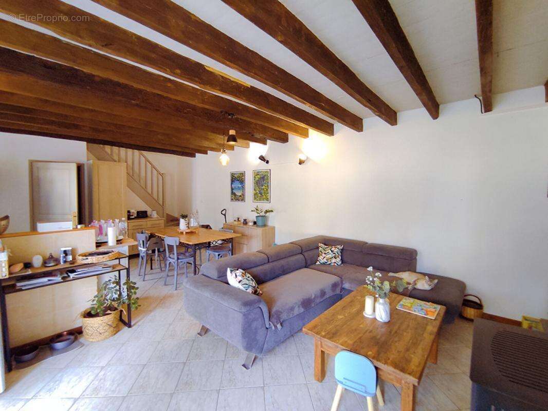 Maison à TOURNON-SAINT-PIERRE