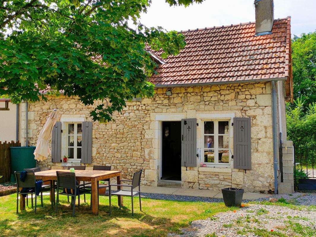 Maison à TOURNON-SAINT-PIERRE