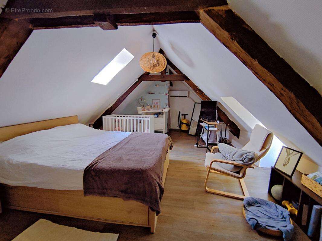 Maison à TOURNON-SAINT-PIERRE