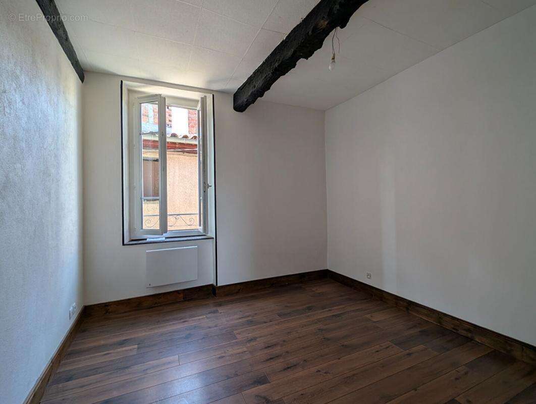 Appartement à CAZERES