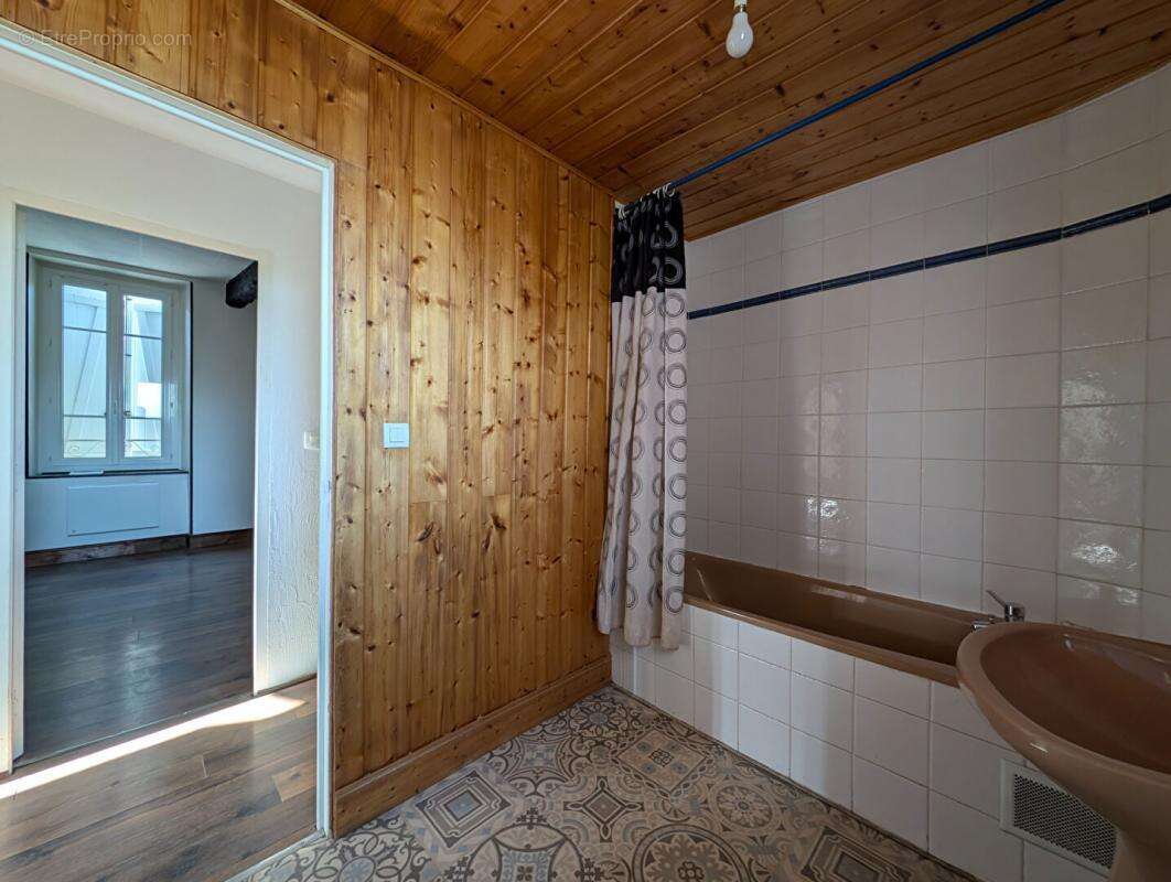 Appartement à CAZERES