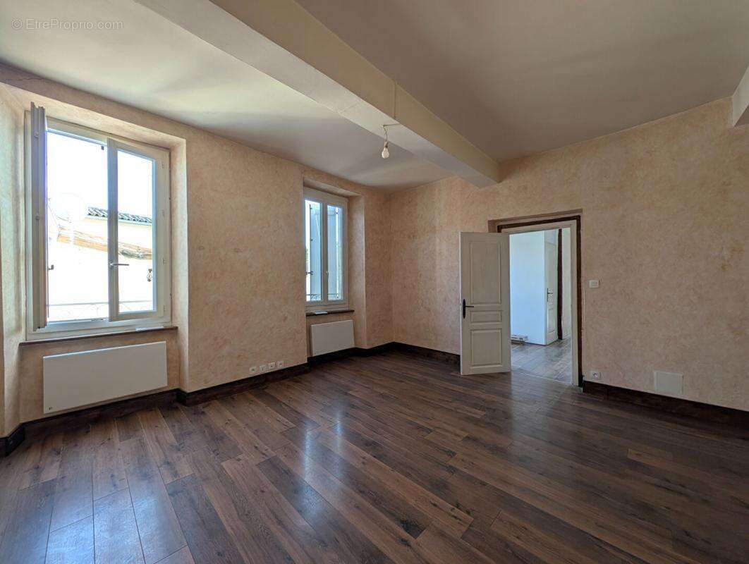 Appartement à CAZERES