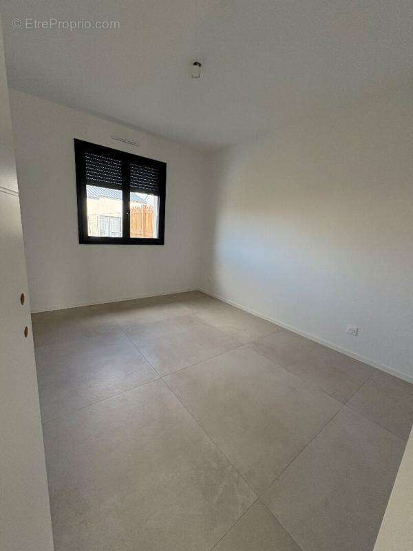 Maison à BRISSAC-QUINCE