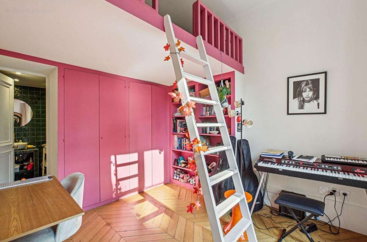 Appartement à PARIS-10E
