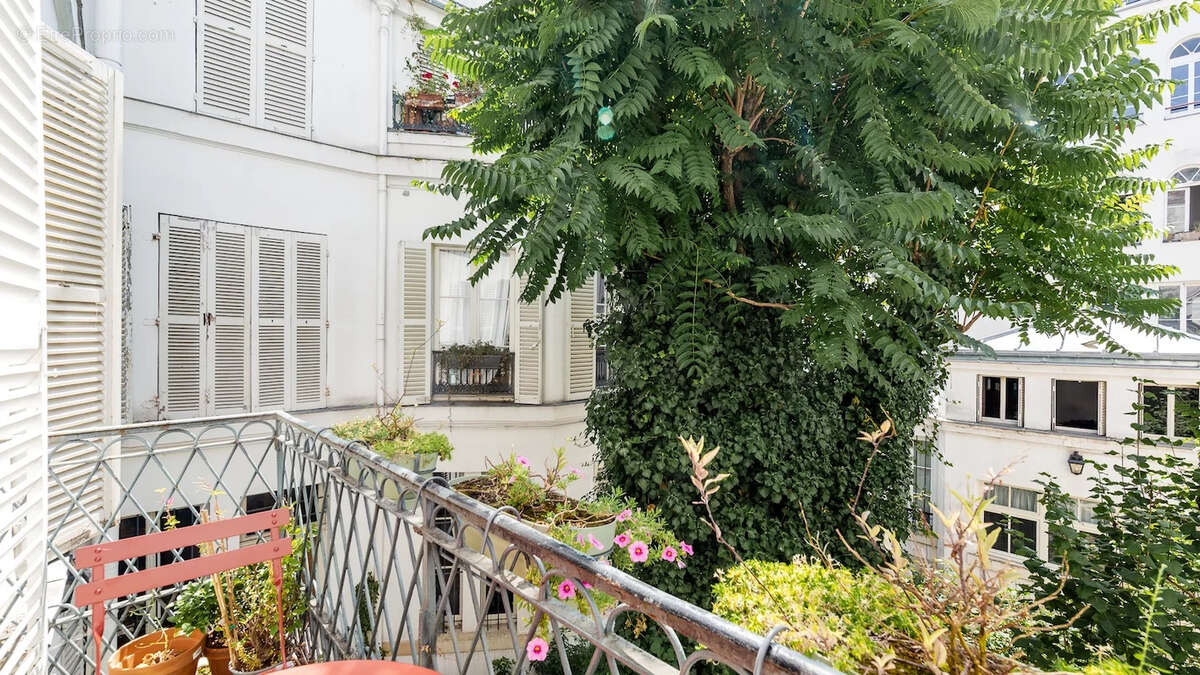 Appartement à PARIS-10E