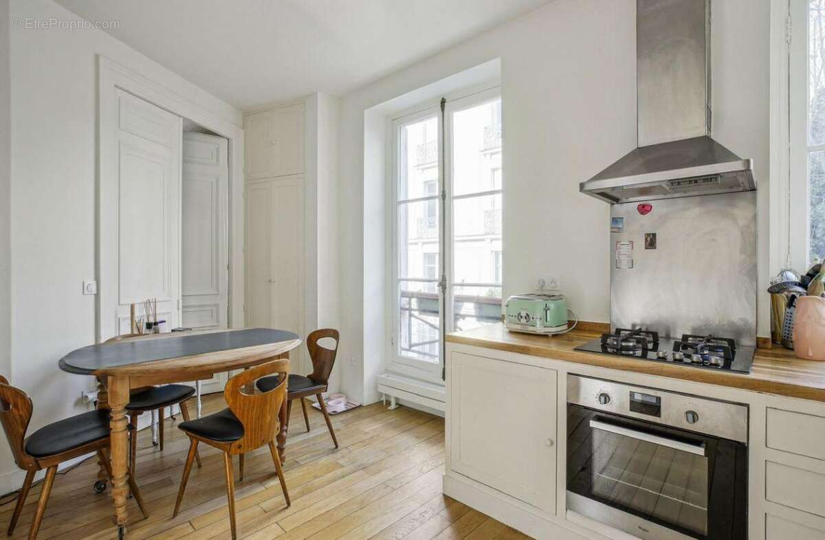Appartement à PARIS-10E