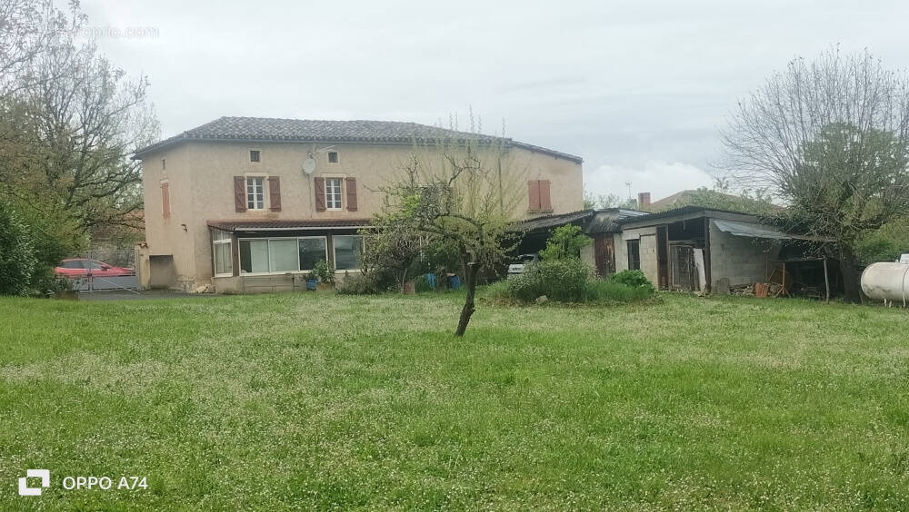 Maison à CAHUZAC-SUR-VERE