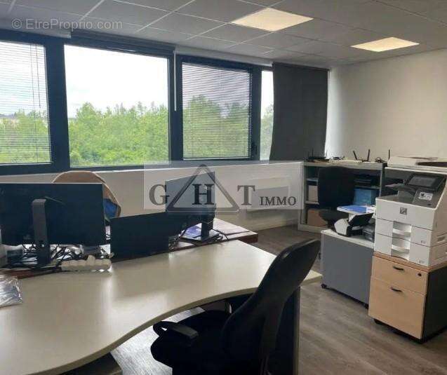 Commerce à CROISSY-BEAUBOURG