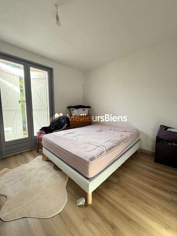 Maison à VAIVRE-ET-MONTOILLE