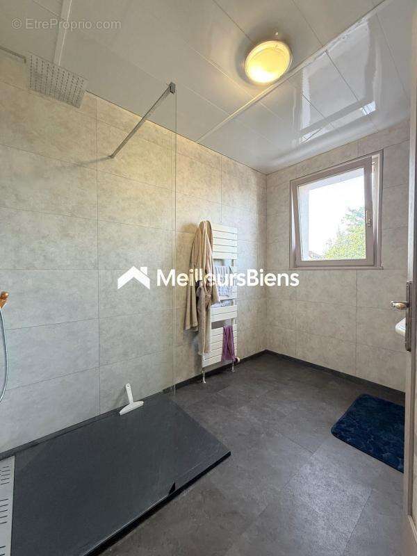 Maison à VAIVRE-ET-MONTOILLE