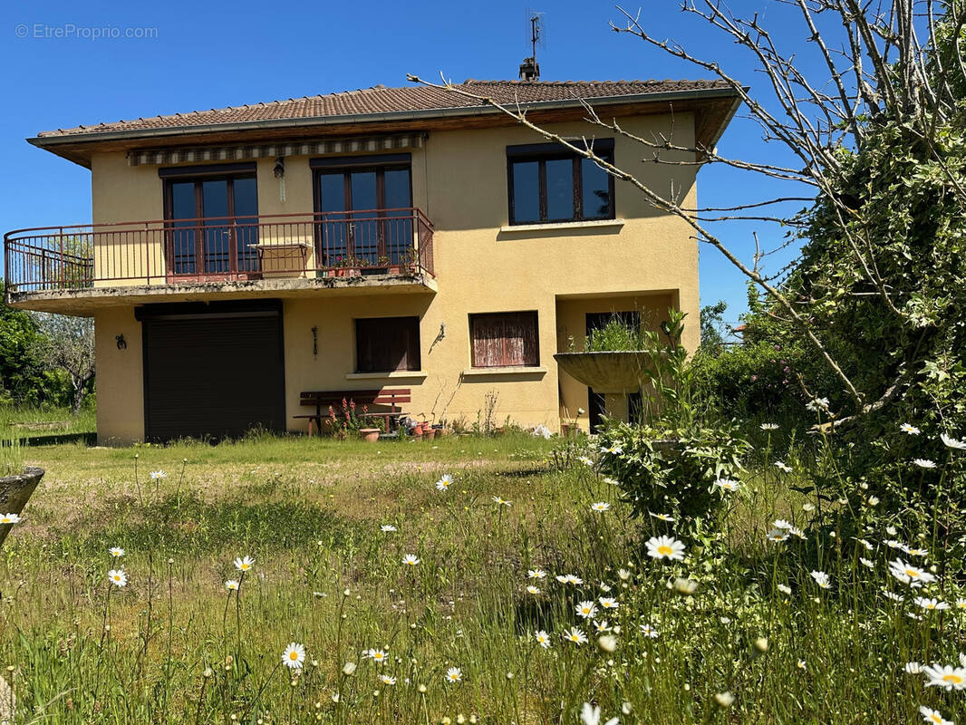 Maison à SAINT-GERMAIN-LESPINASSE