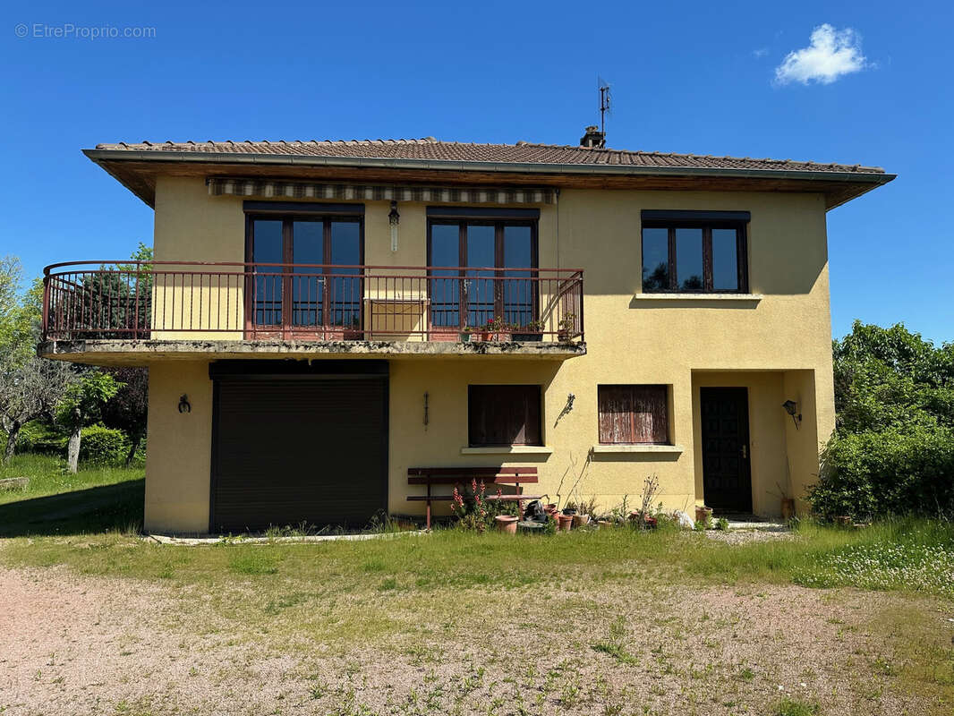 Maison à SAINT-GERMAIN-LESPINASSE