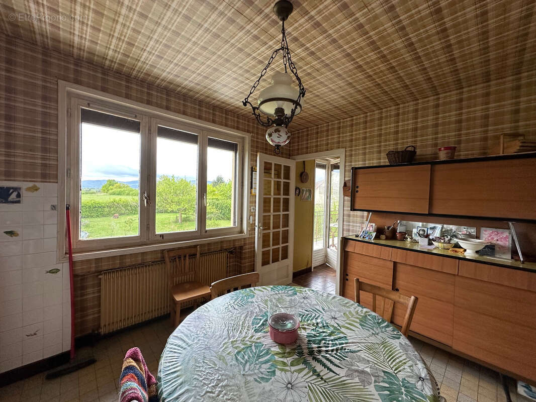 Maison à SAINT-GERMAIN-LESPINASSE