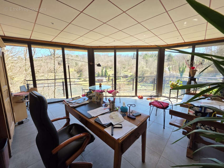 Maison à CHAPDES-BEAUFORT