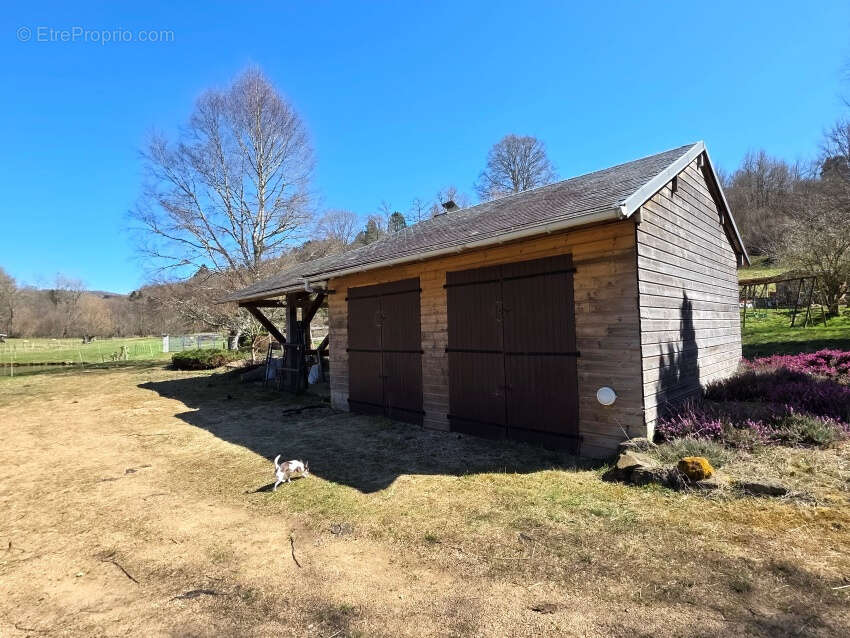 Maison à CHAPDES-BEAUFORT
