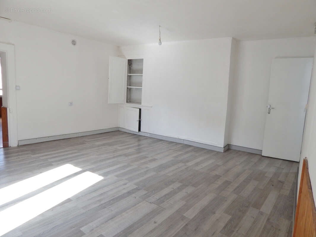 Appartement à QUILLEBEUF-SUR-SEINE