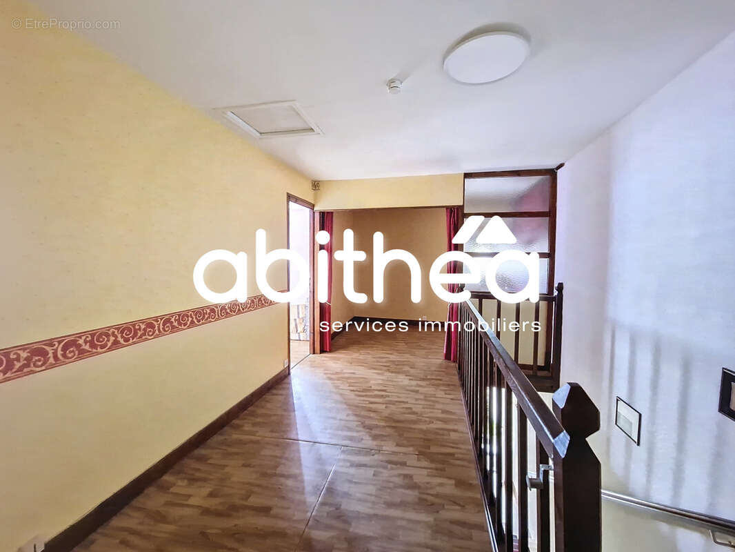 Maison à SAINT-GENIS-DE-SAINTONGE