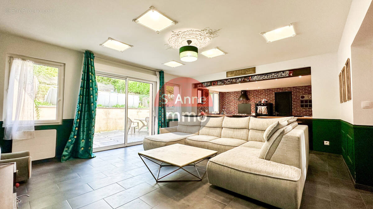 Maison à SAINT-SAUFLIEU