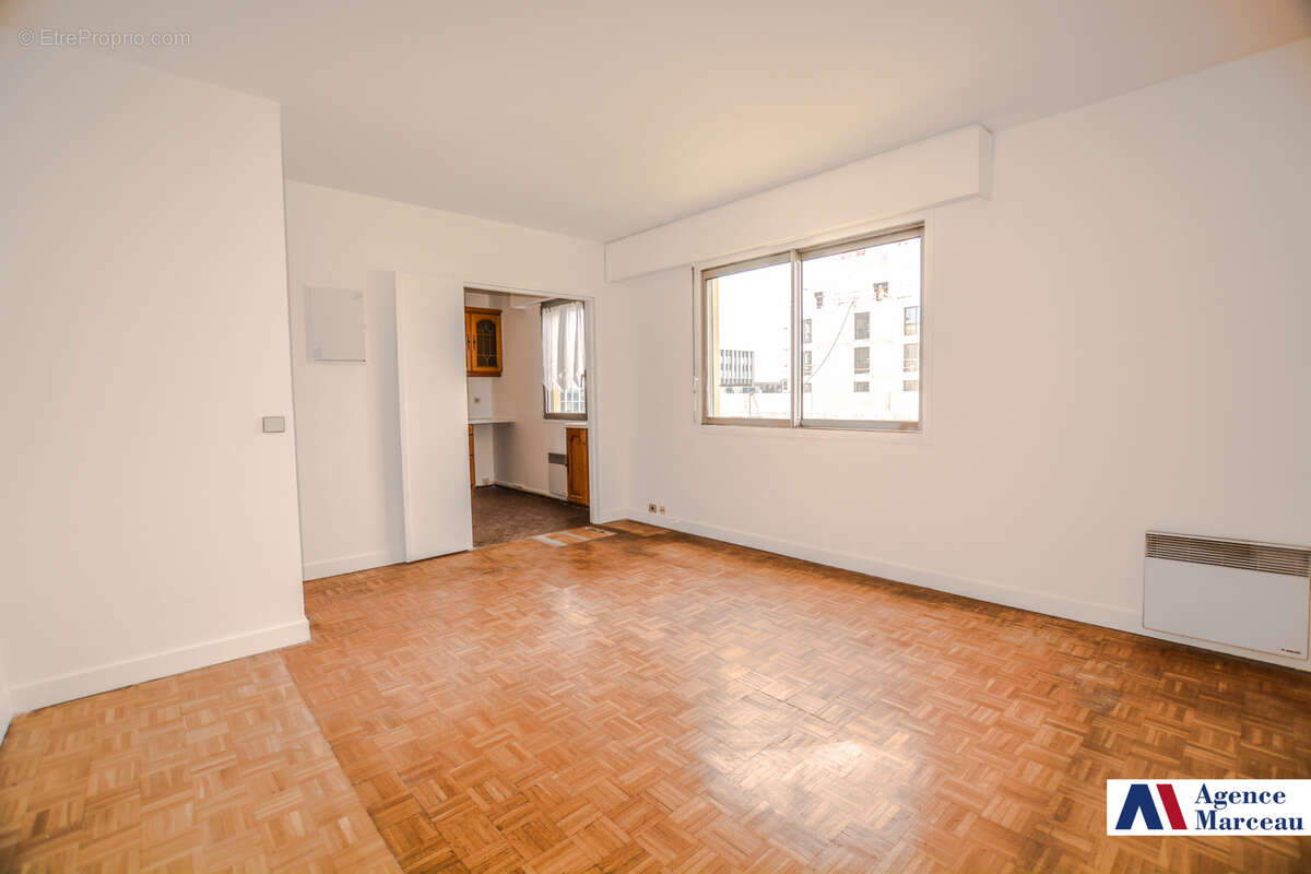 Appartement à COURBEVOIE
